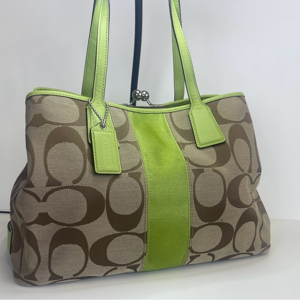 Coach F13533 Green and Brown Signature Kiss Clasp Tote Bag - Picture 10 of 11